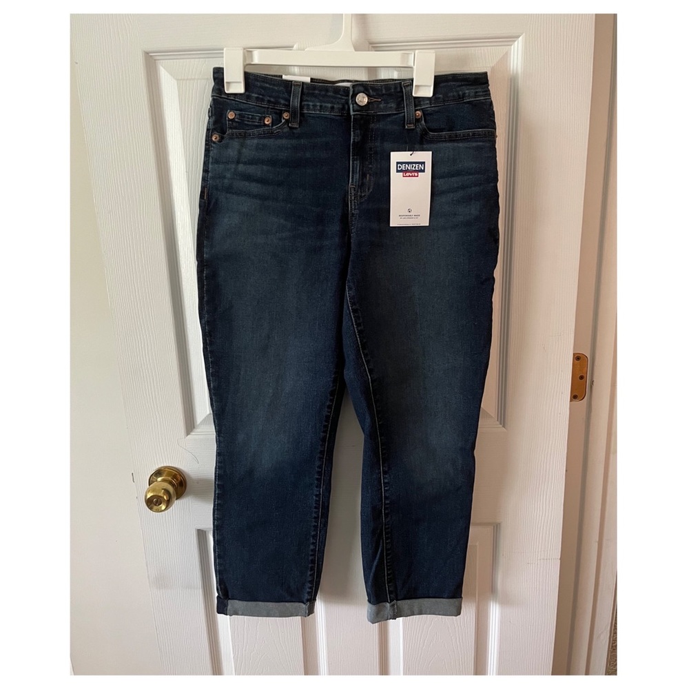 “Denizen LEVI” Mom Jeans.